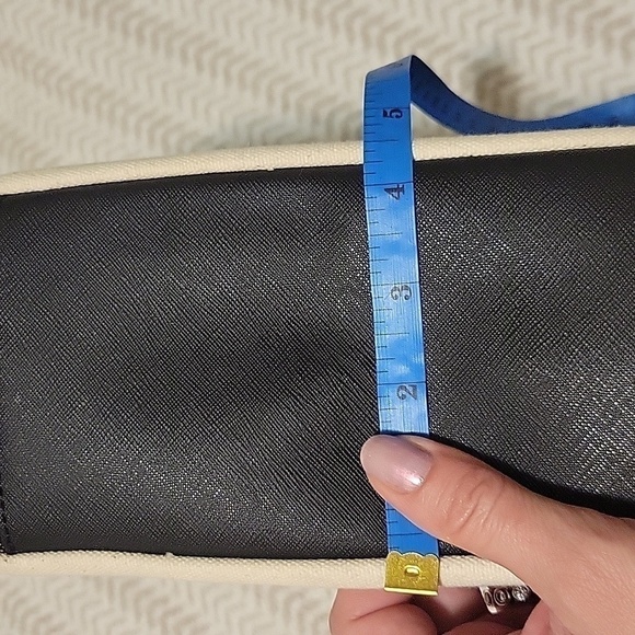 Tommy HILFIGER Canvas Shoulder Bag - Picture 8 of 8